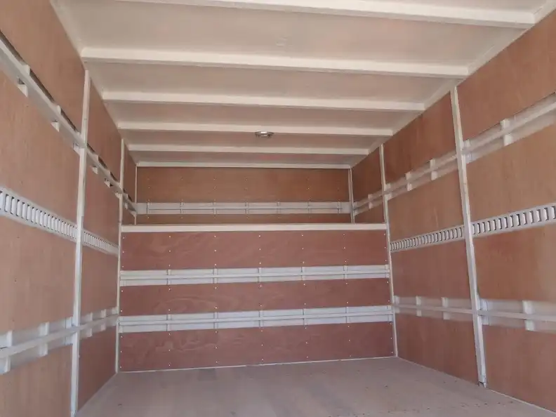 Interior de unidad de 3 toneladas